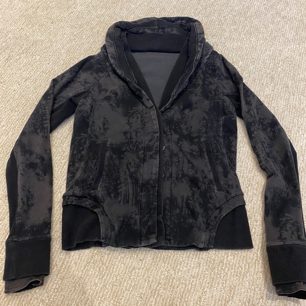 lululemon button up jacket size 6
